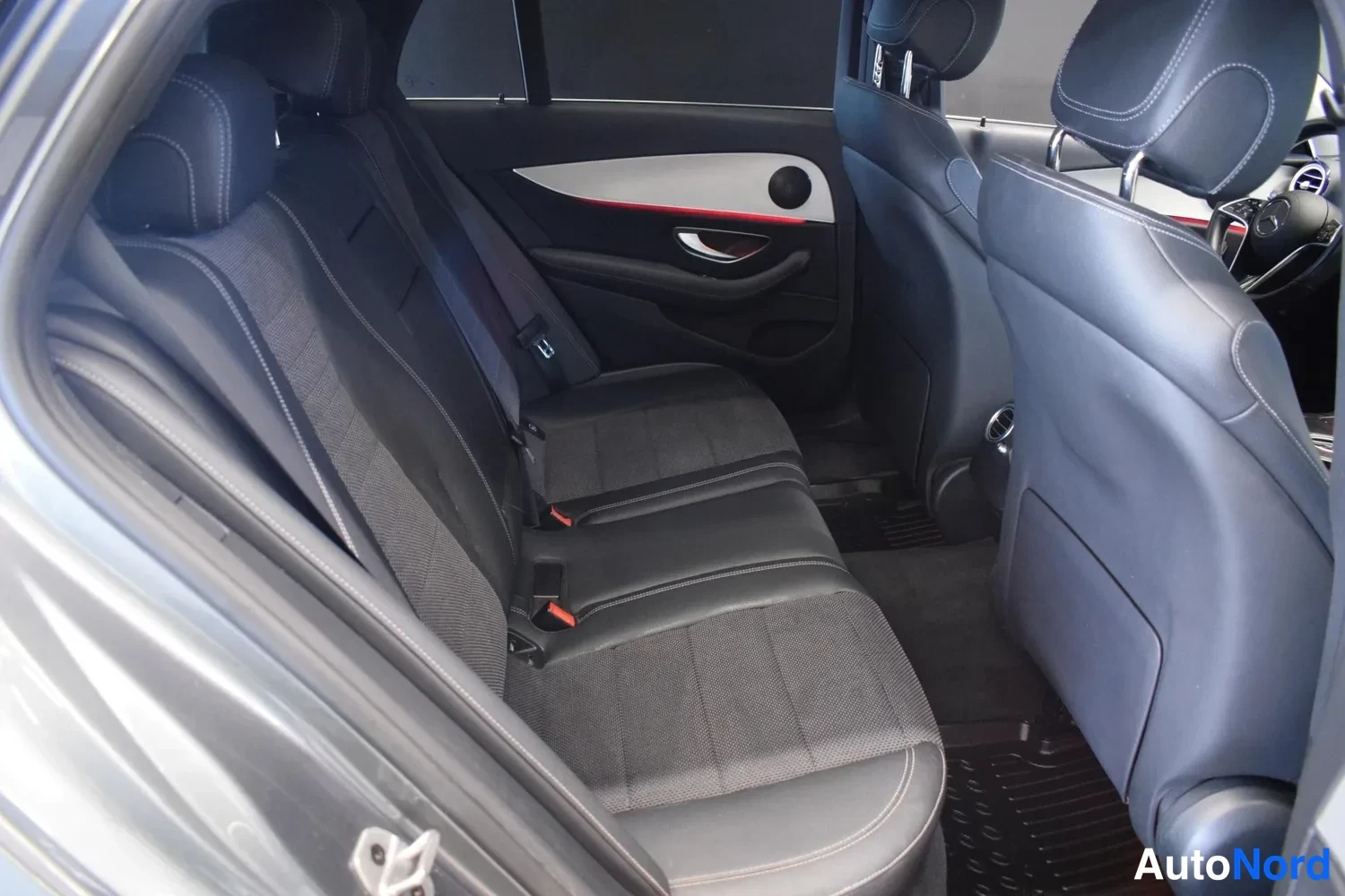 Harmaa Mercedes-Benz E 300 de 4MATIC 2021, ulkokuva 12 – Raisio