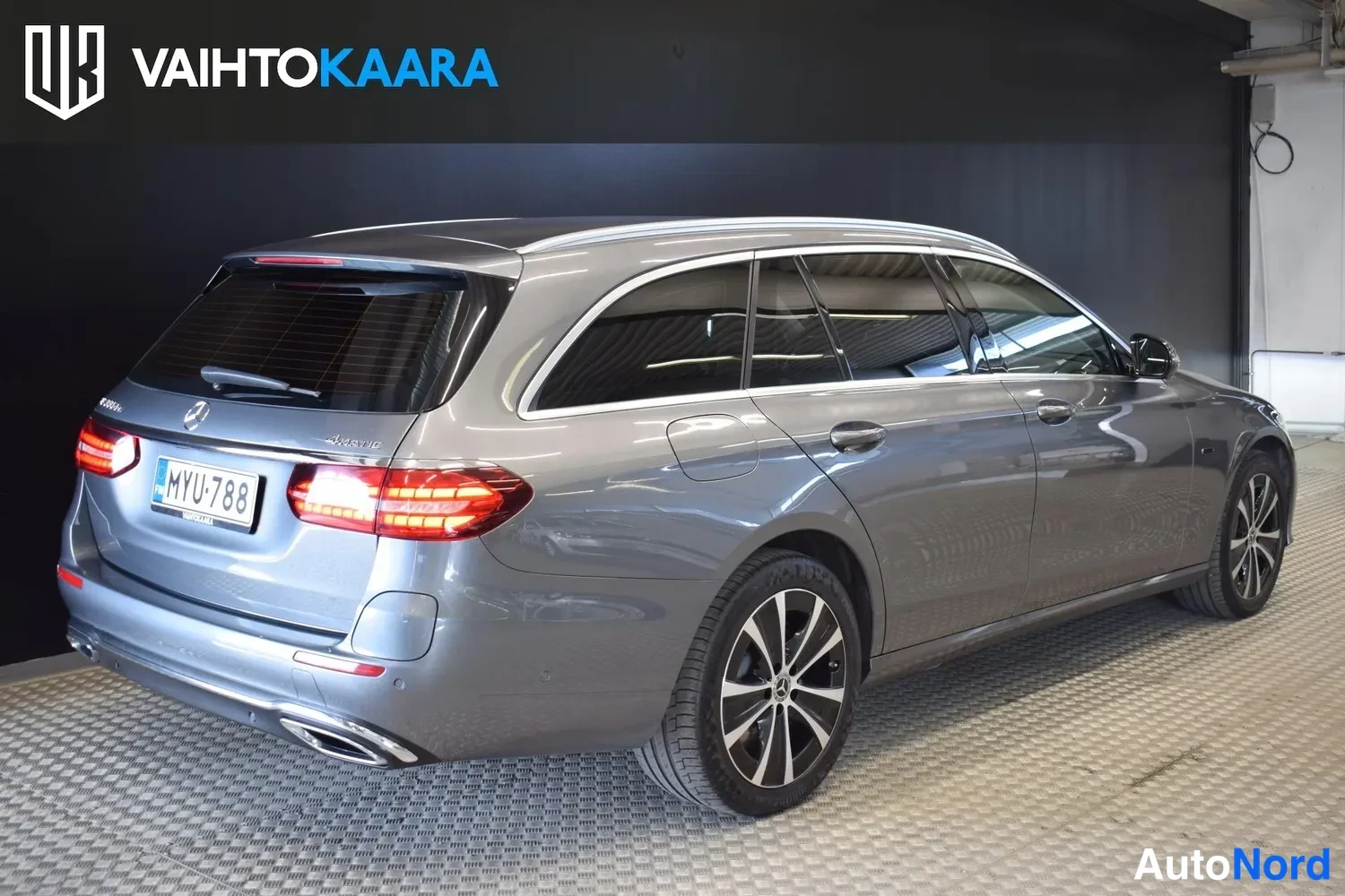 Harmaa Mercedes-Benz E 300 de 4MATIC 2021, ulkokuva 4 – Raisio