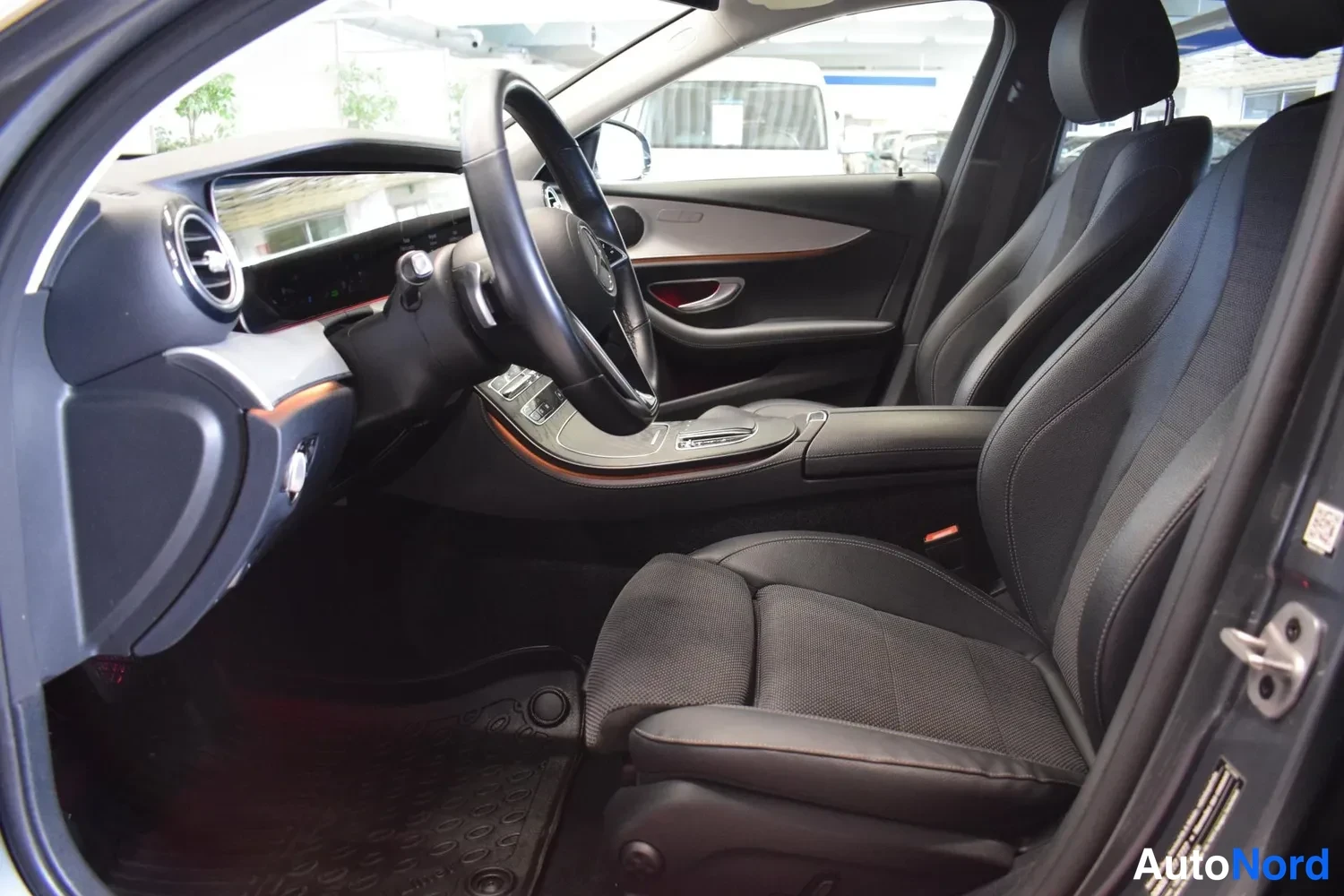 Harmaa Mercedes-Benz E 300 de 4MATIC 2021, ulkokuva 7 – Raisio