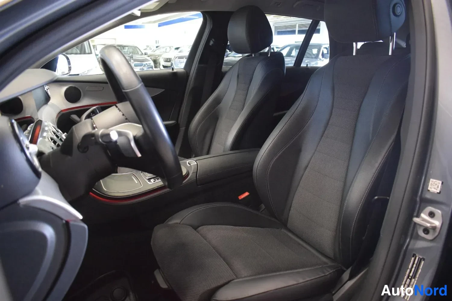 Harmaa Mercedes-Benz E 300 de 4MATIC 2021, ulkokuva 8 – Raisio