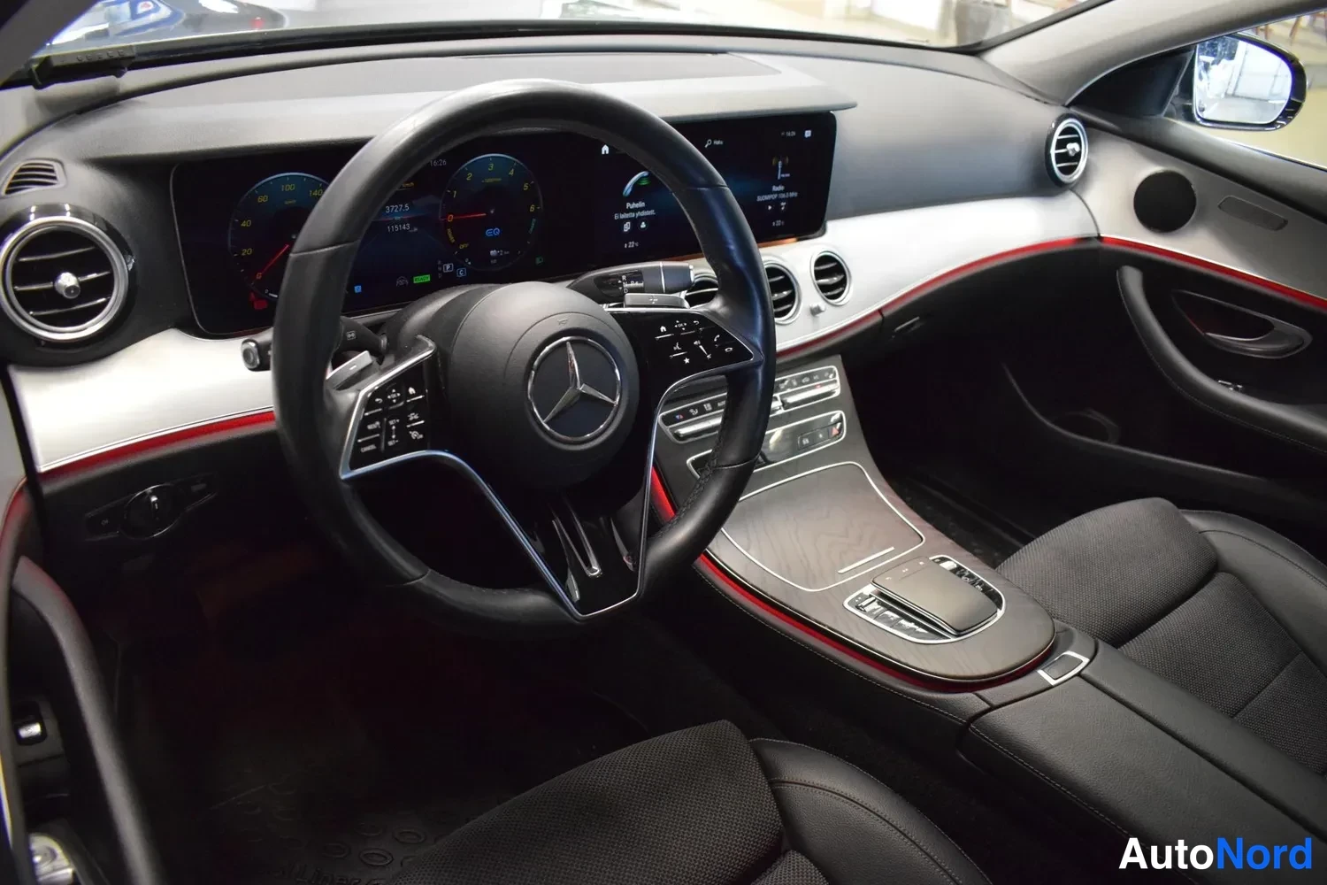Harmaa Mercedes-Benz E 300 de 4MATIC 2021, ulkokuva 9 – Raisio