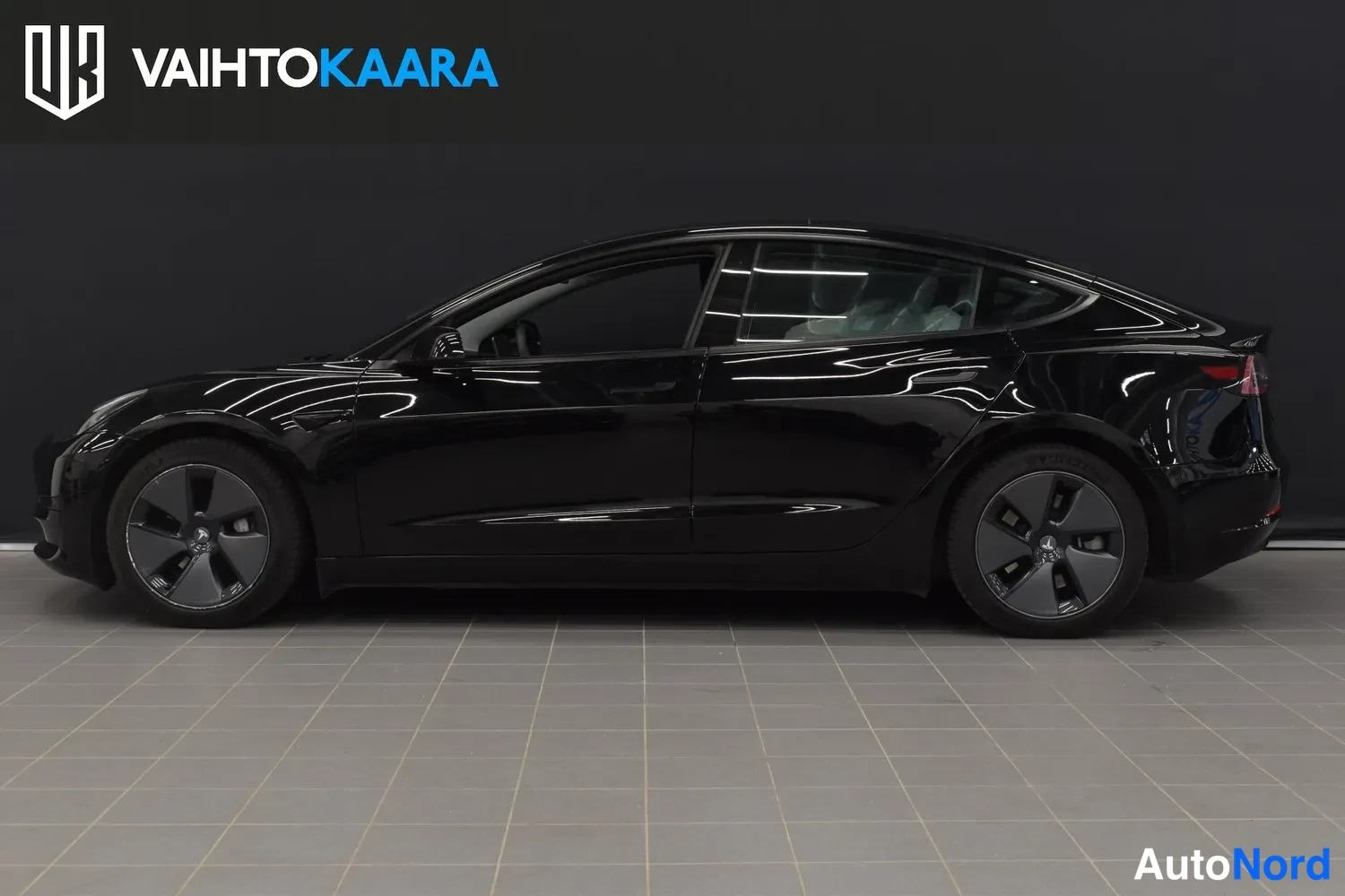 Musta Tesla Model 3 Standard 2022, ulkokuva 2 – Raisio