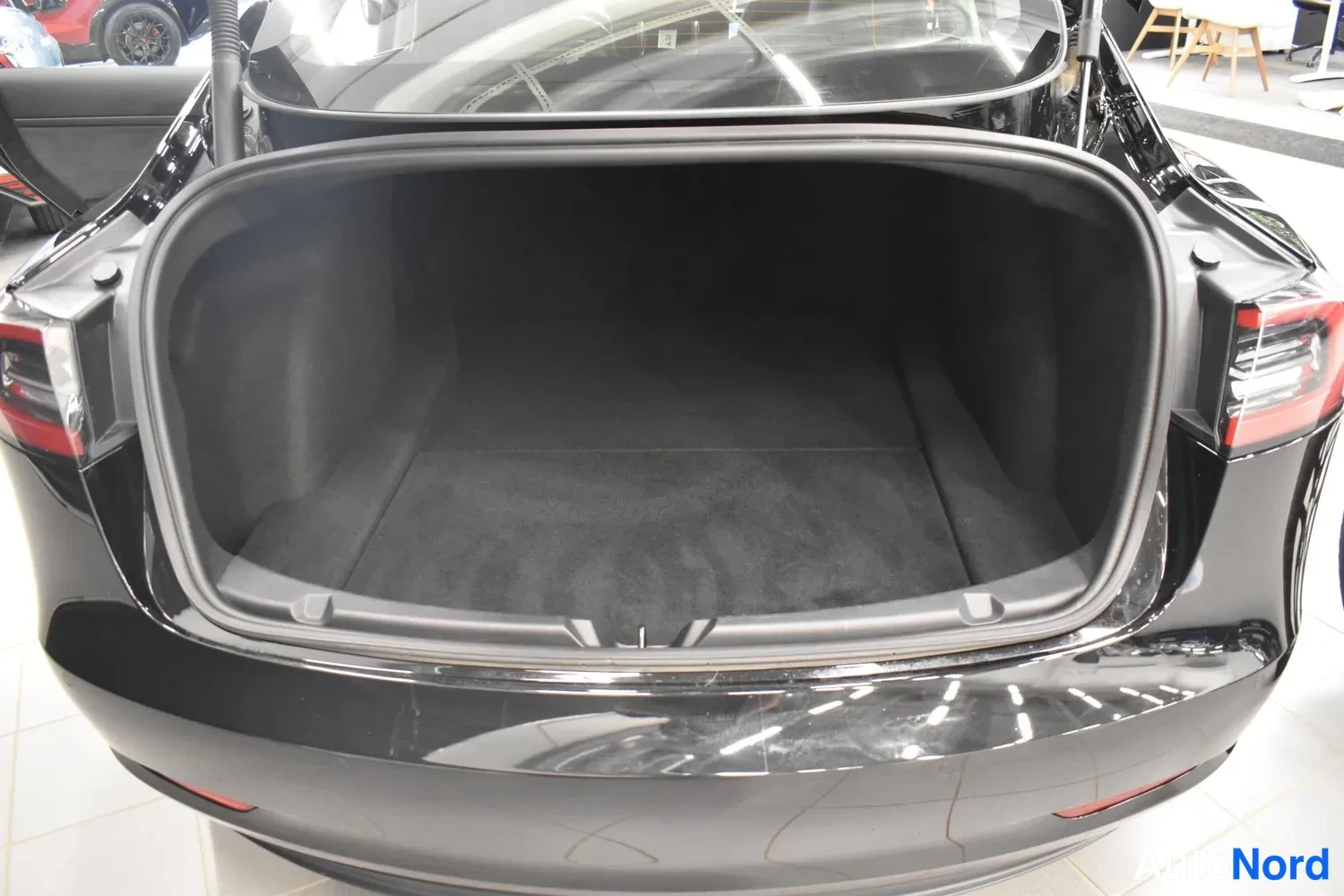 Musta Tesla Model 3 Standard 2022, ulkokuva 19 – Raisio