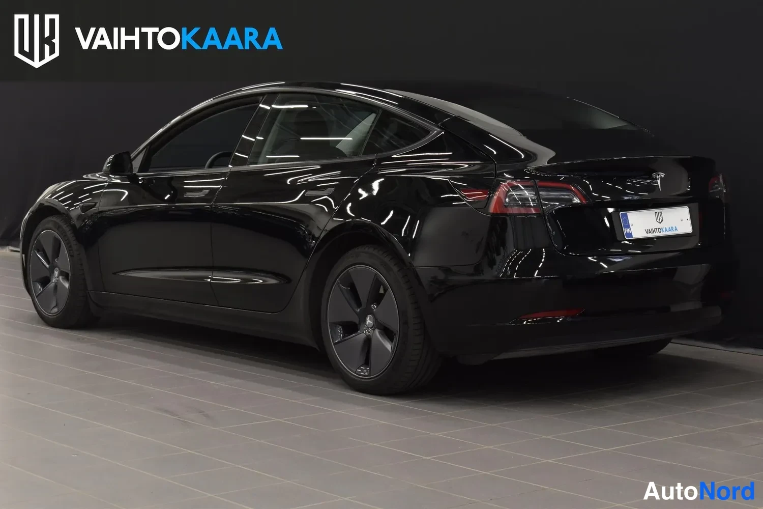 Musta Tesla Model 3 Standard 2022, ulkokuva 3 – Raisio