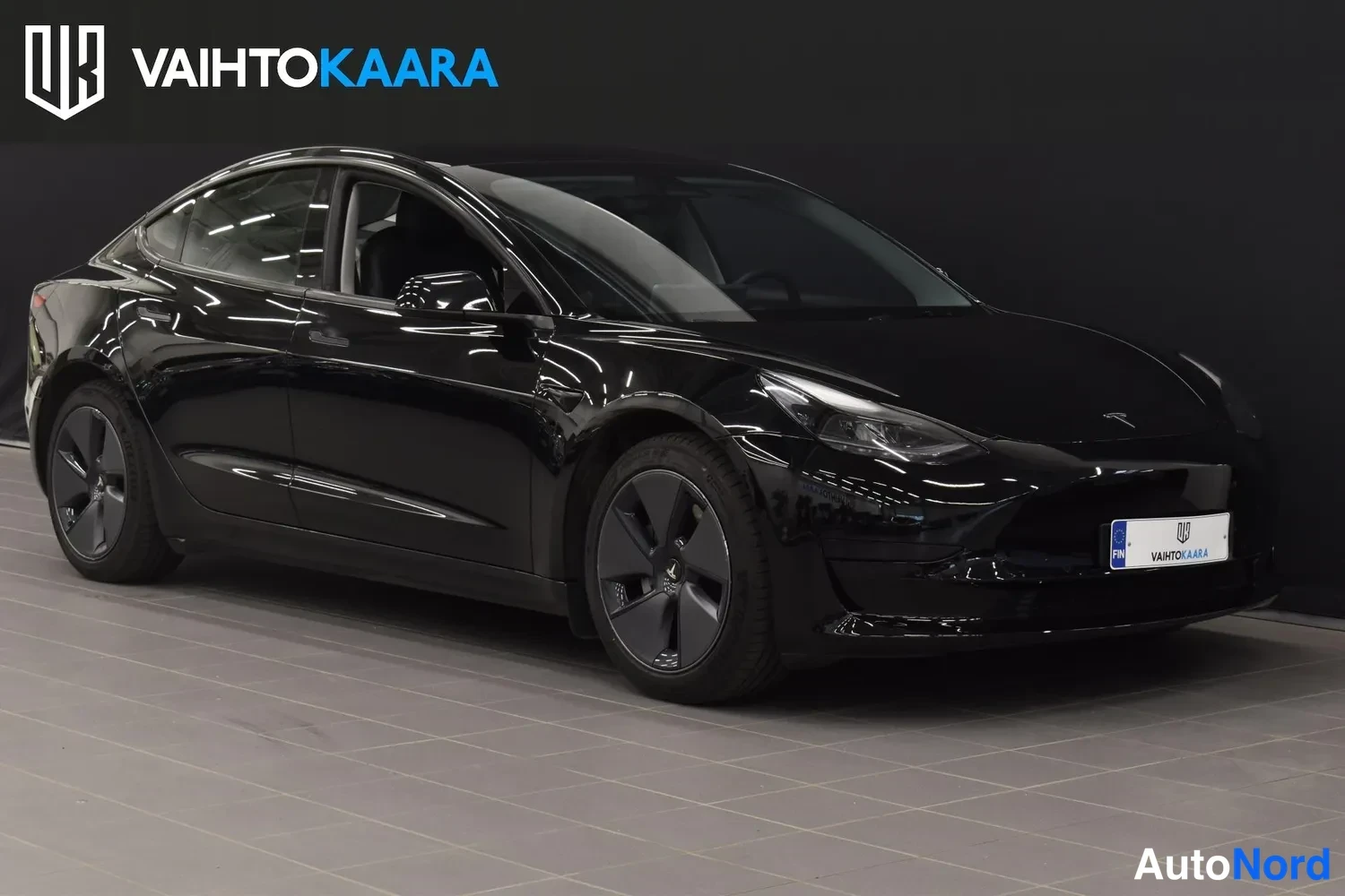 Musta Tesla Model 3 Standard 2022, ulkokuva 4 – Raisio