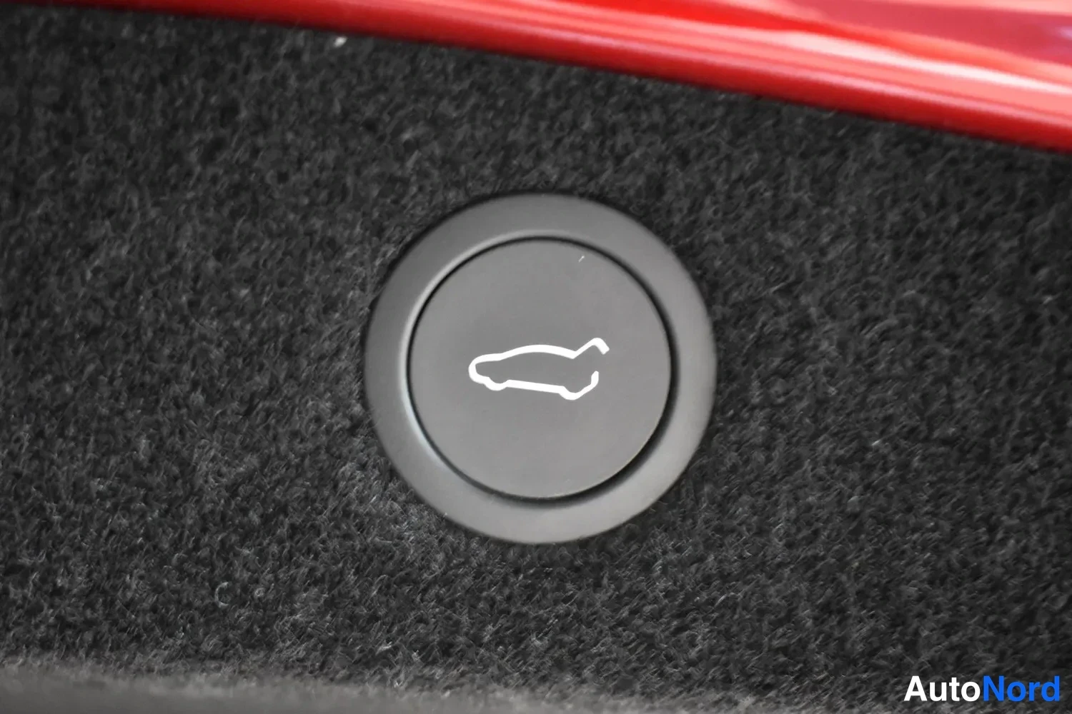 Punainen Tesla Model 3 2024, ulkokuva 13 – Raisio