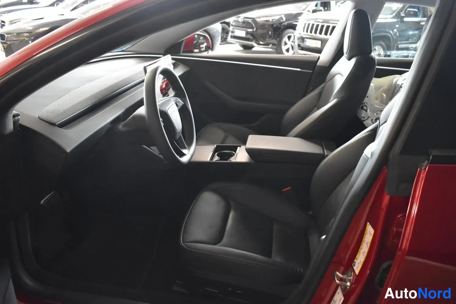 Punainen Tesla Model 3 2024, ulkokuva 7 – Raisio