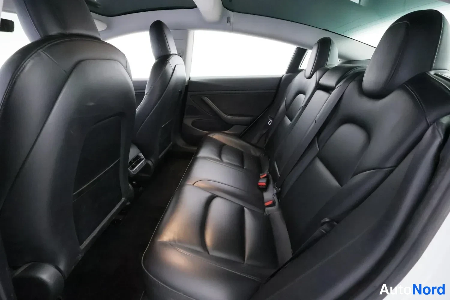 Valkoinen Tesla Model 3 Standard 2020, ulkokuva 6 – Raisio