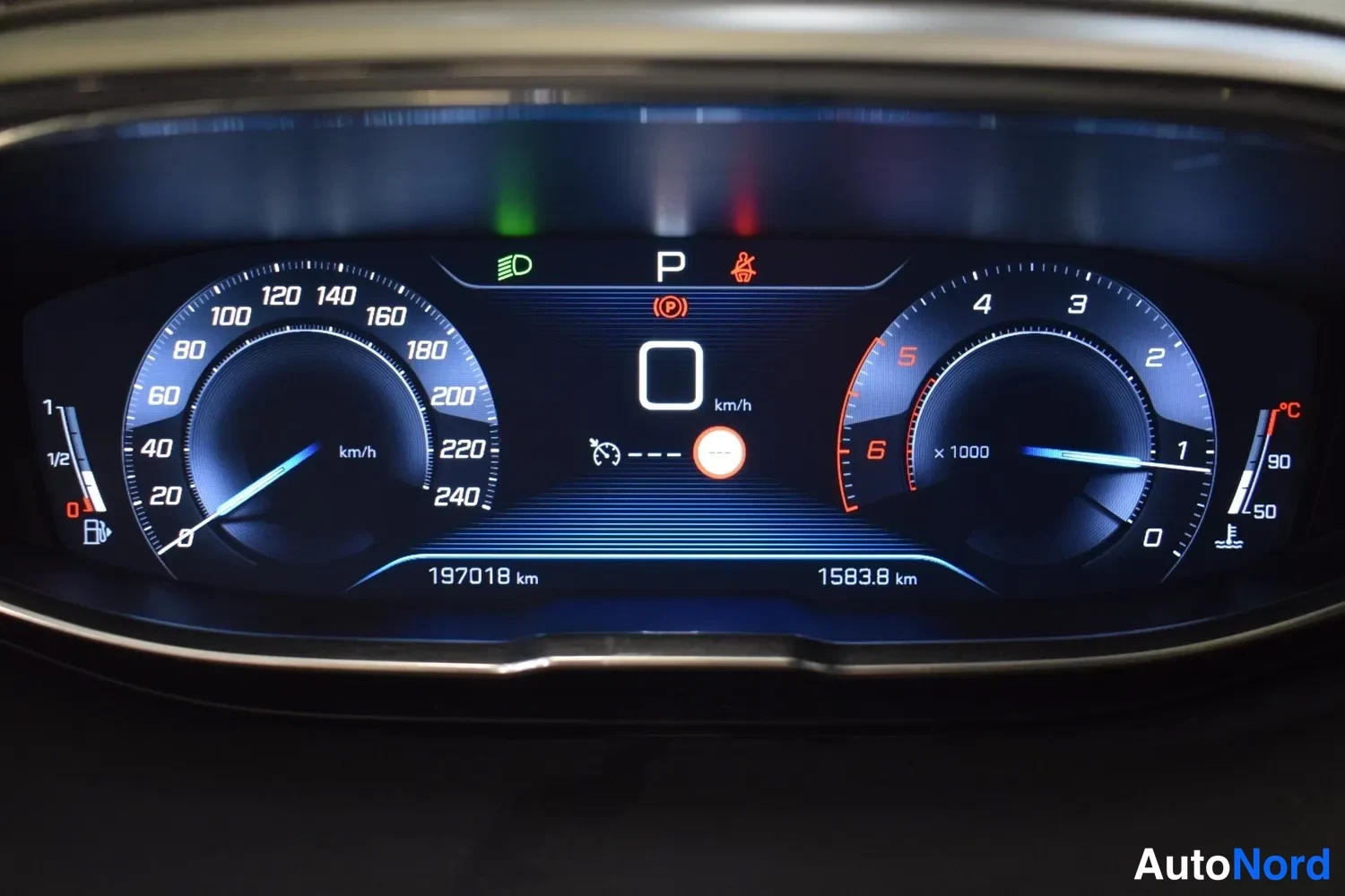 Harmaa Peugeot 5008 2018, ulkokuva 13 – Raisio