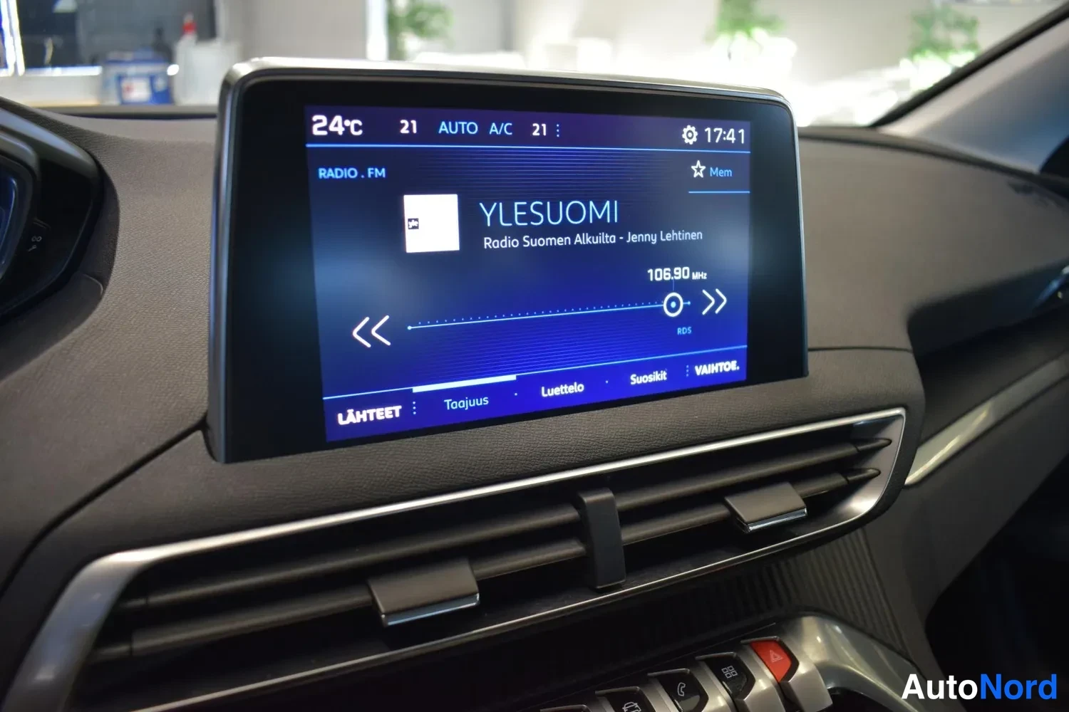 Harmaa Peugeot 5008 2018, ulkokuva 15 – Raisio