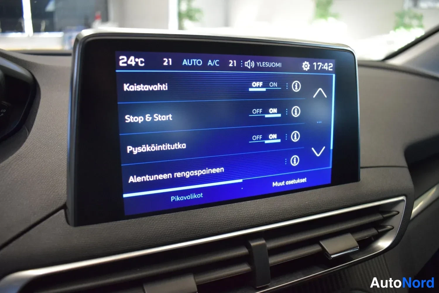 Harmaa Peugeot 5008 2018, ulkokuva 17 – Raisio