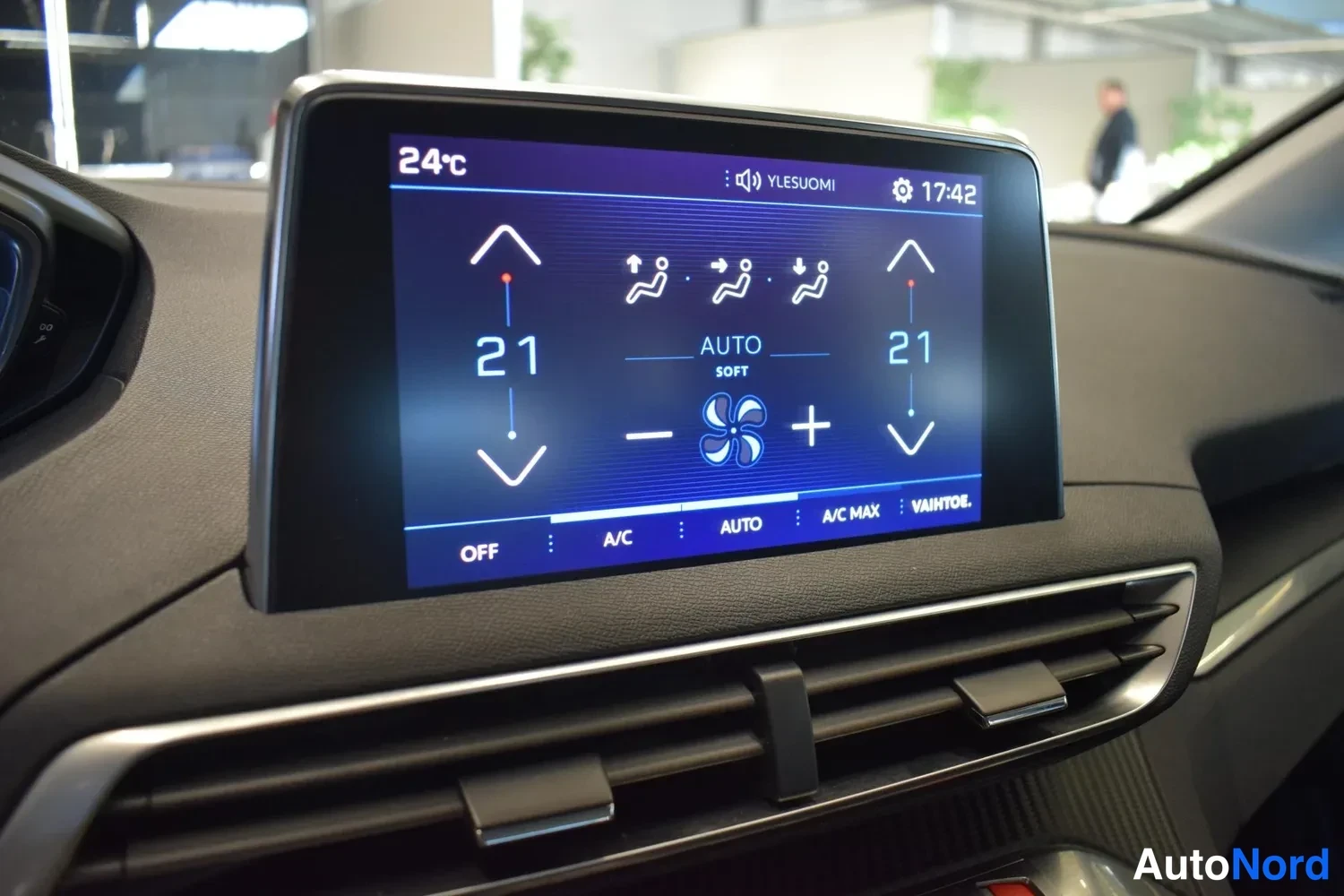 Harmaa Peugeot 5008 2018, ulkokuva 18 – Raisio