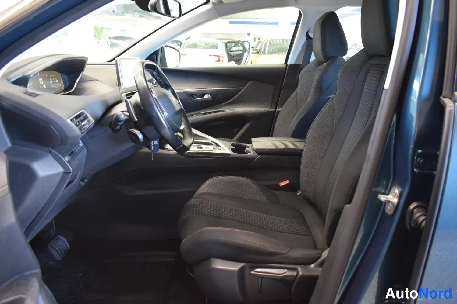 Harmaa Peugeot 5008 2018, ulkokuva 7 – Raisio