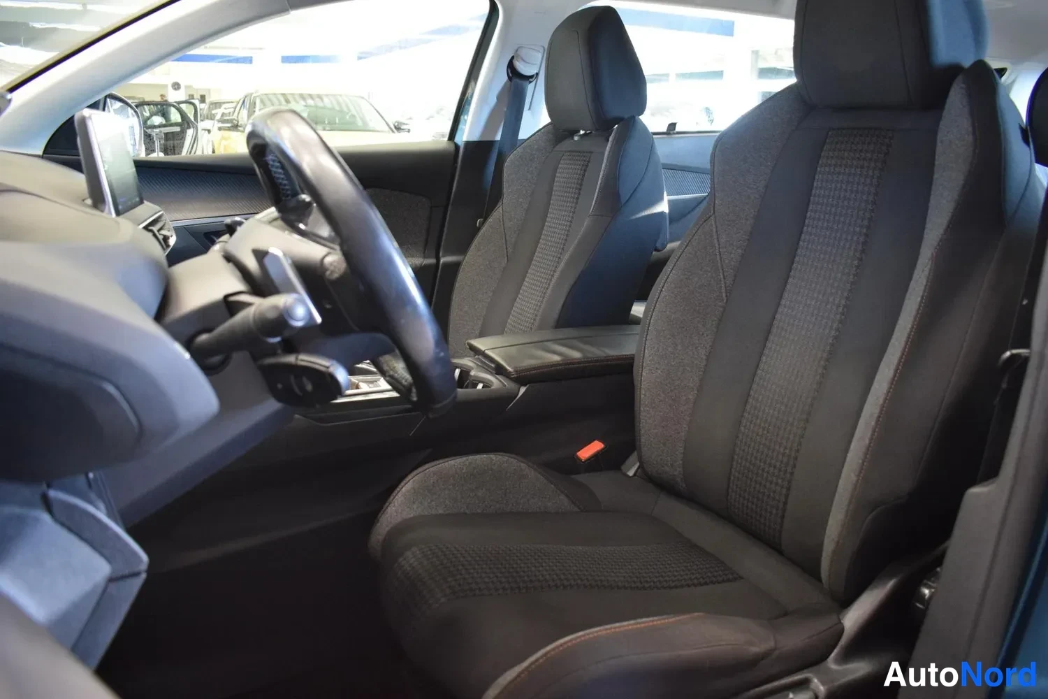 Harmaa Peugeot 5008 2018, ulkokuva 8 – Raisio