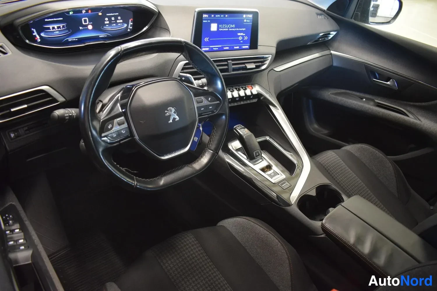 Harmaa Peugeot 5008 2018, ulkokuva 9 – Raisio