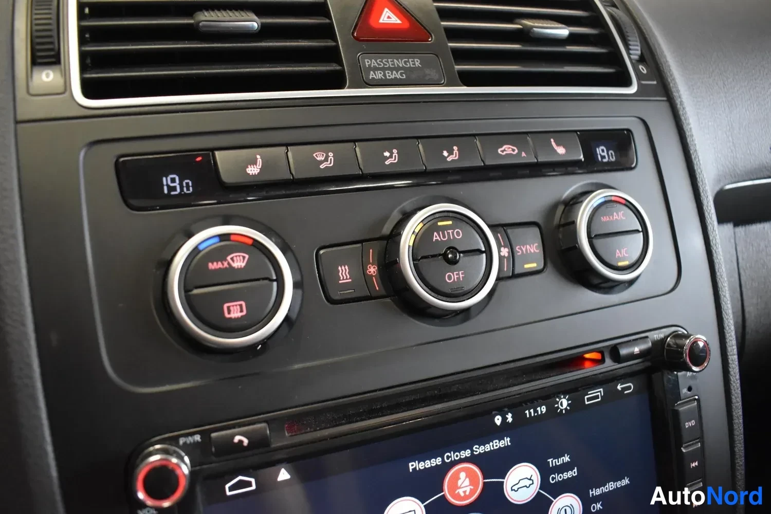 Valkoinen Volkswagen Touran 2013, ulkokuva 20 – Raisio