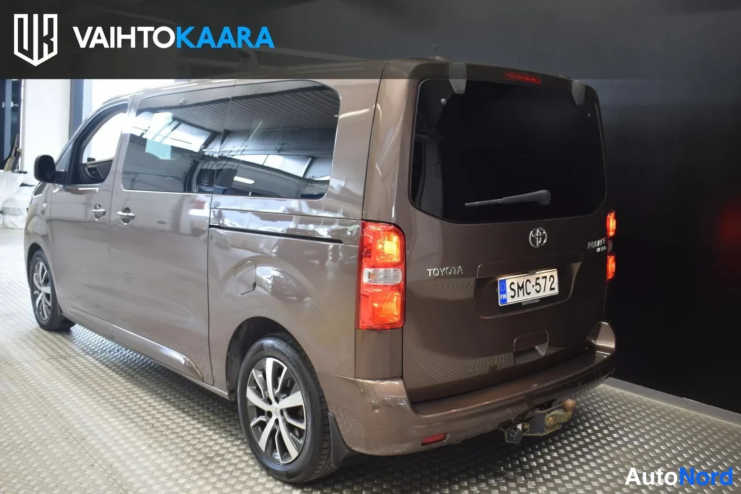 Ruskea Toyota Proace Verso 2017, ulkokuva 3 – Raisio