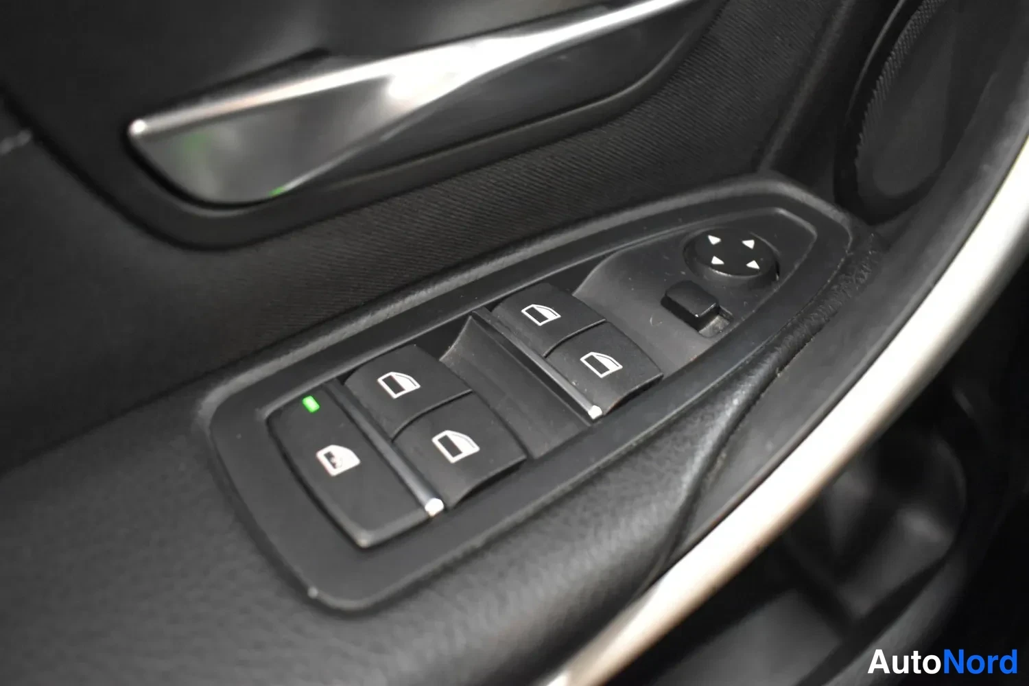 Musta BMW 318d 2016, ulkokuva 12 – Raisio