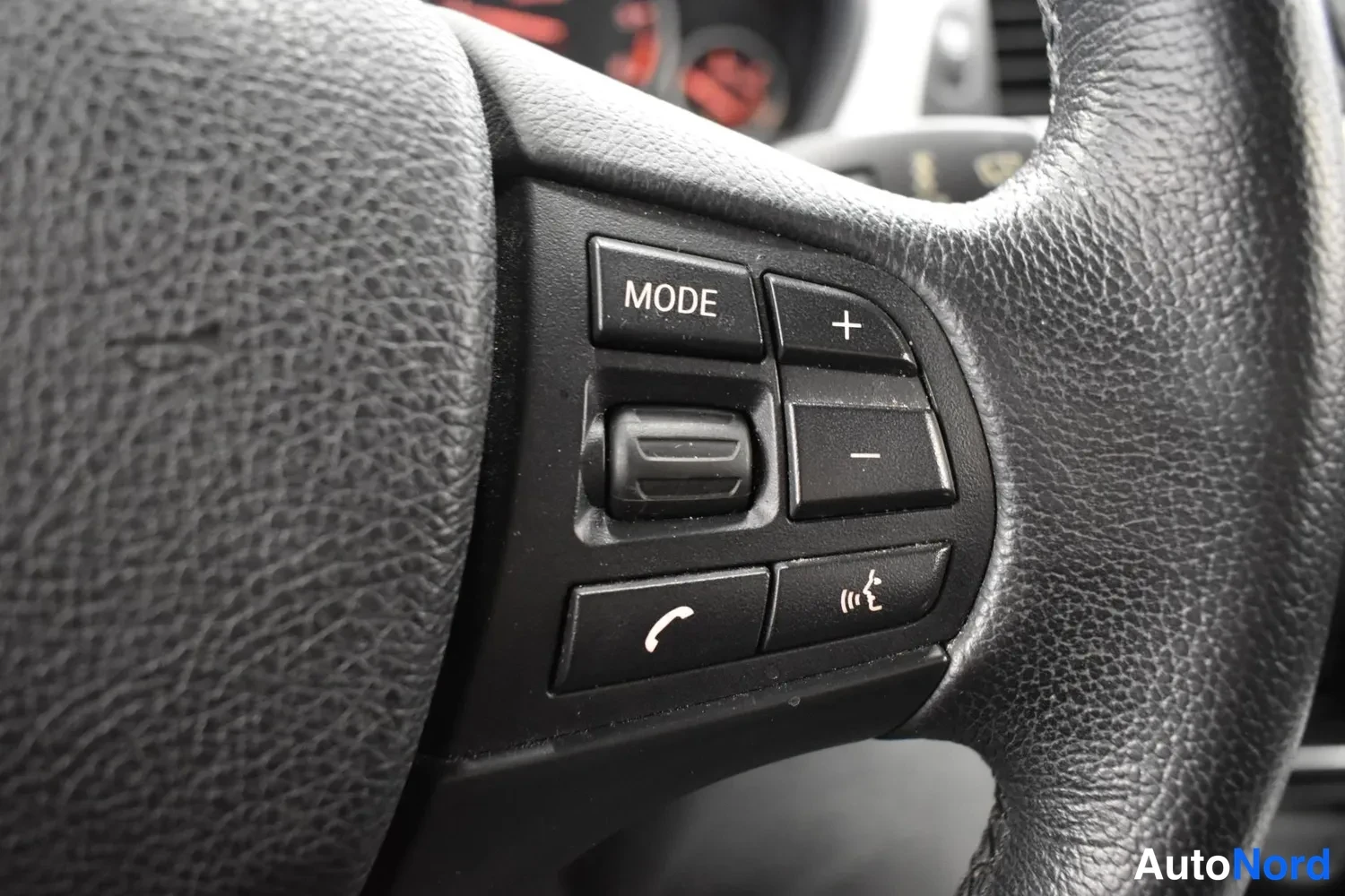 Musta BMW 318d 2016, ulkokuva 15 – Raisio