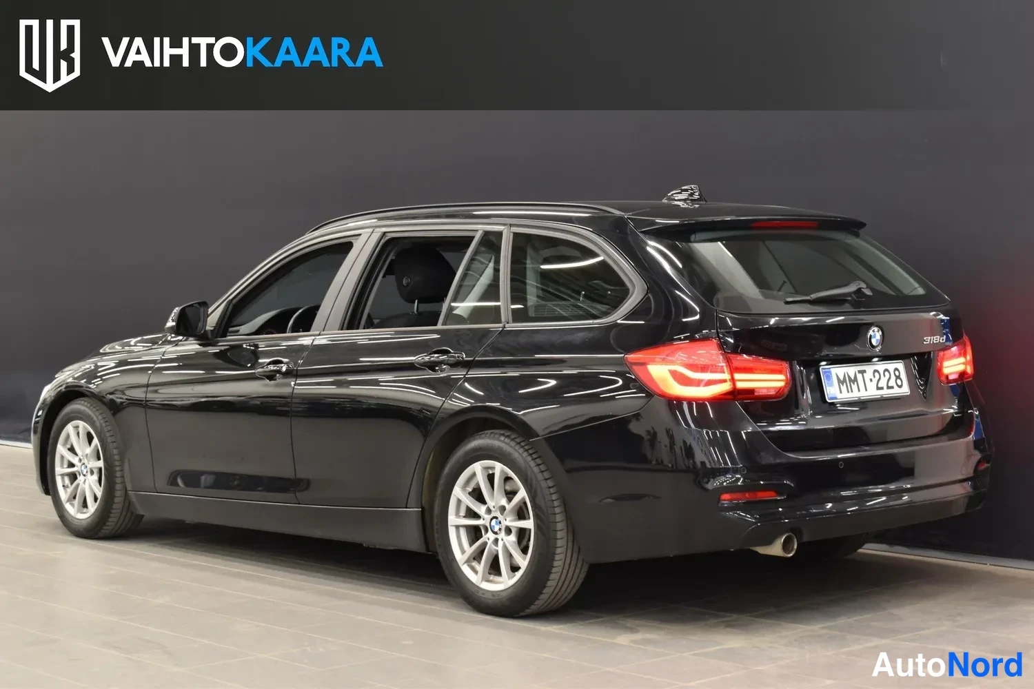 Musta BMW 318d 2016, ulkokuva 3 – Raisio