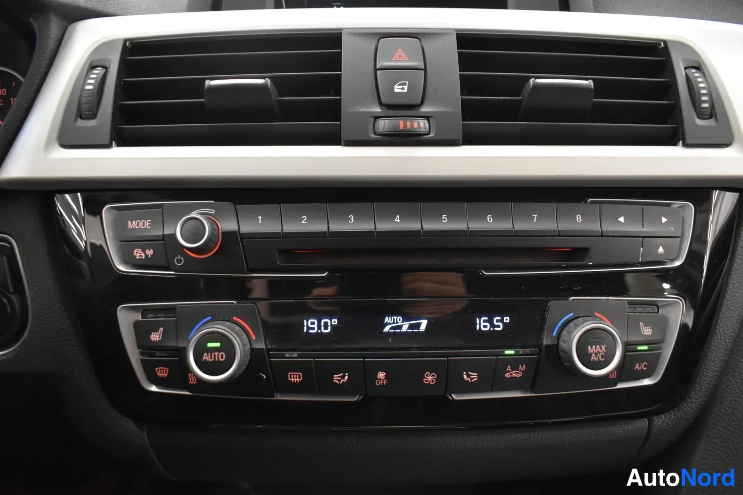 Musta BMW 318d 2016, ulkokuva 23 – Raisio