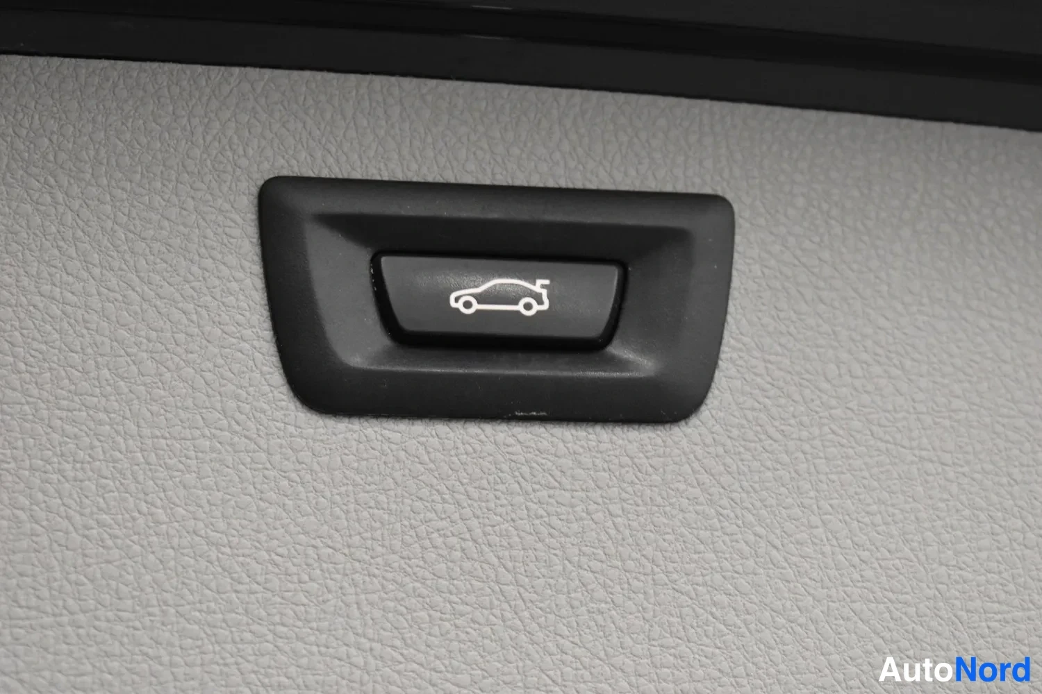 Musta BMW 318d 2016, ulkokuva 25 – Raisio