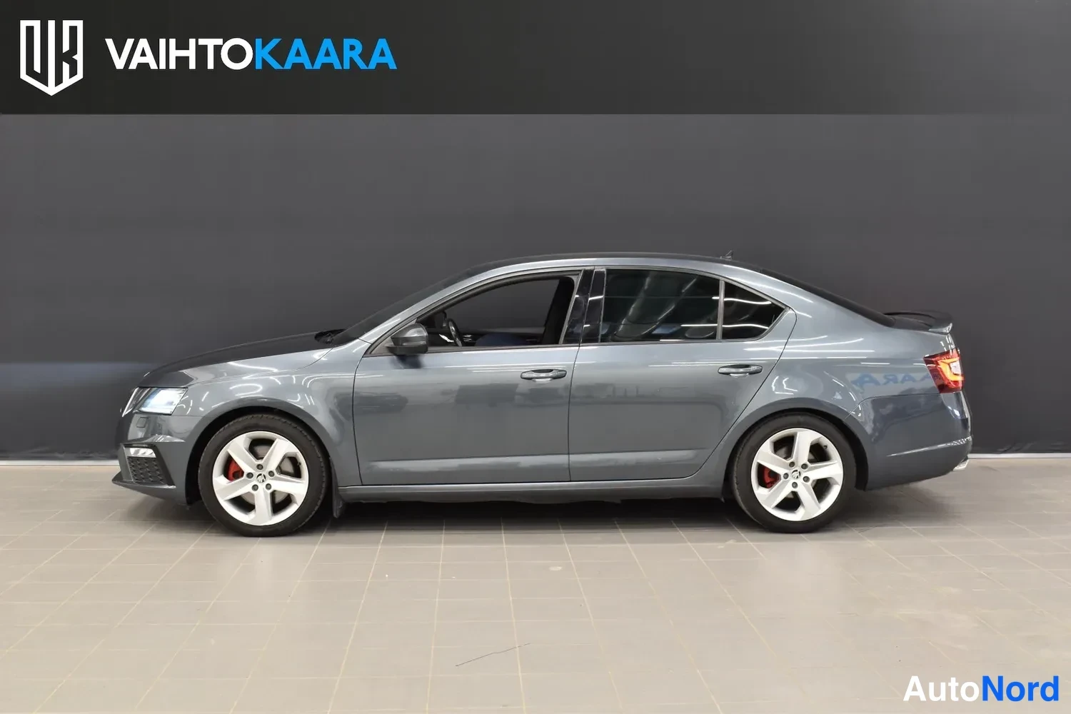 Harmaa Skoda Octavia 2018, ulkokuva 2 – Raisio
