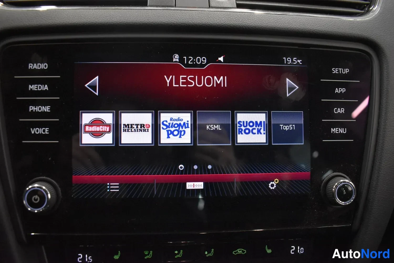 Harmaa Skoda Octavia 2018, ulkokuva 19 – Raisio