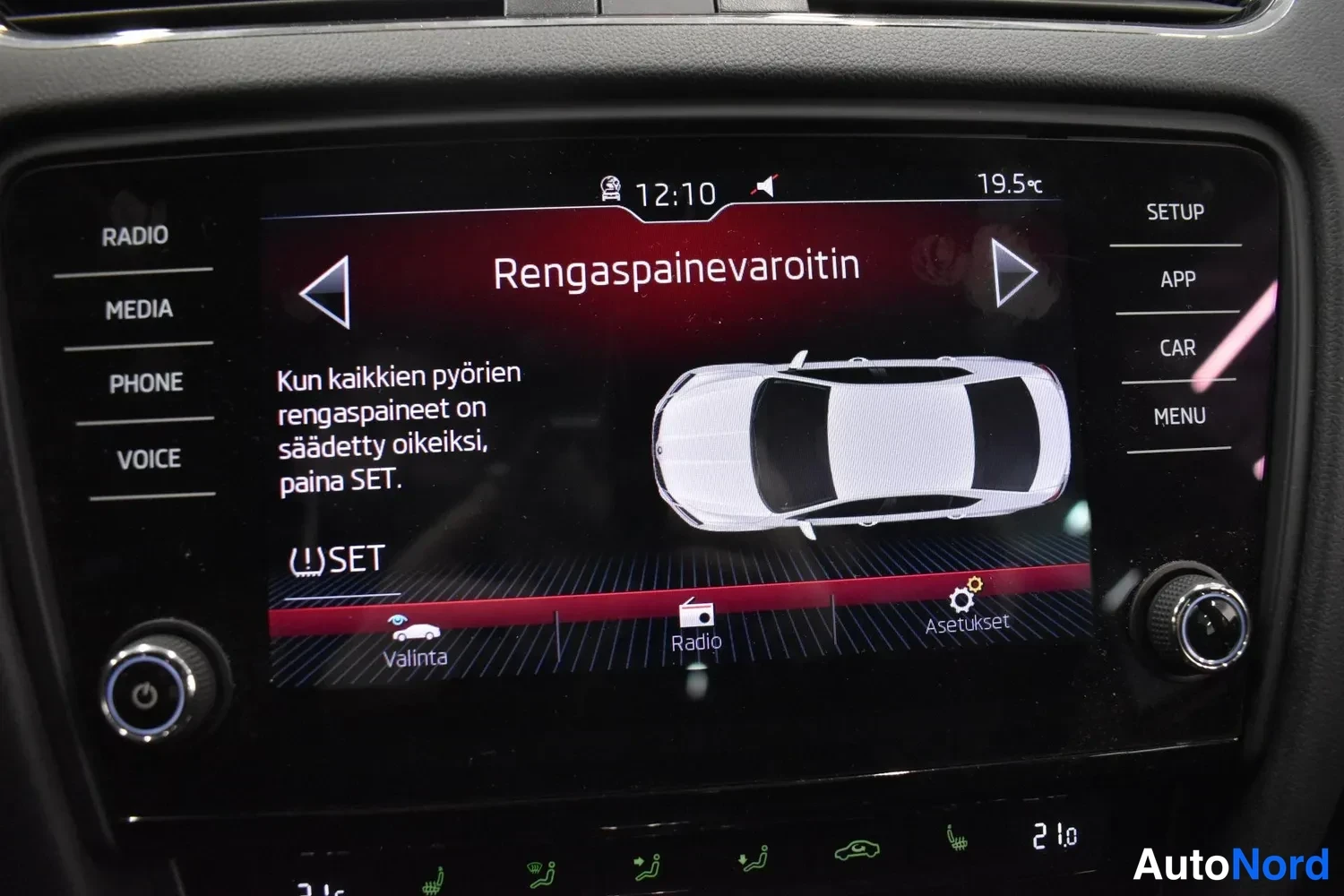 Harmaa Skoda Octavia 2018, ulkokuva 21 – Raisio