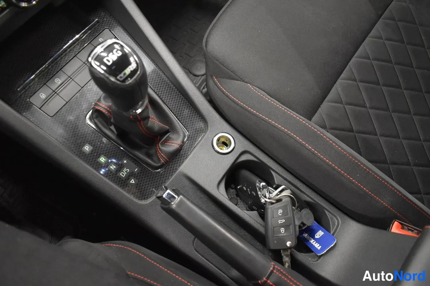 Harmaa Skoda Octavia 2018, ulkokuva 27 – Raisio