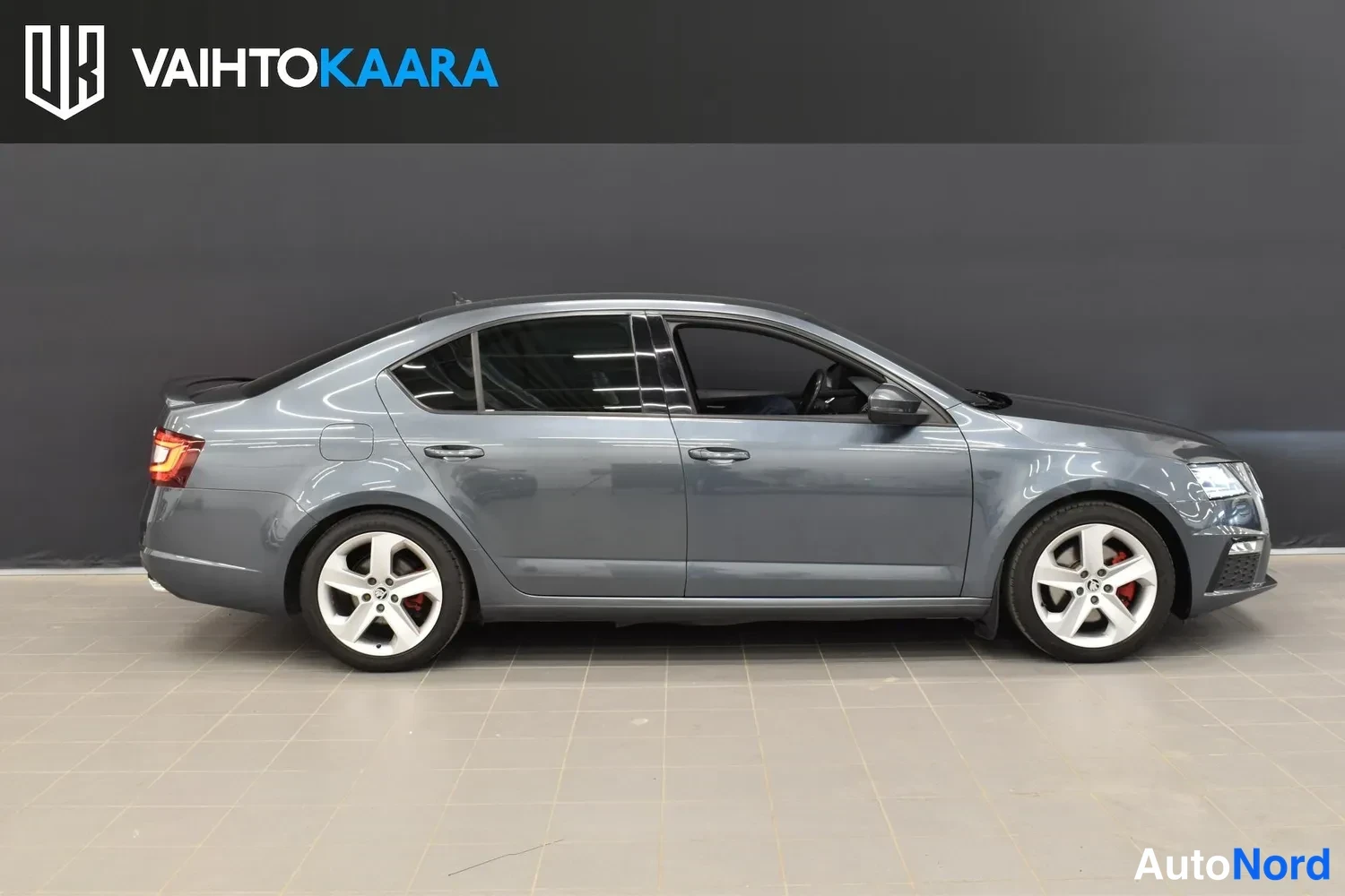 Harmaa Skoda Octavia 2018, ulkokuva 5 – Raisio