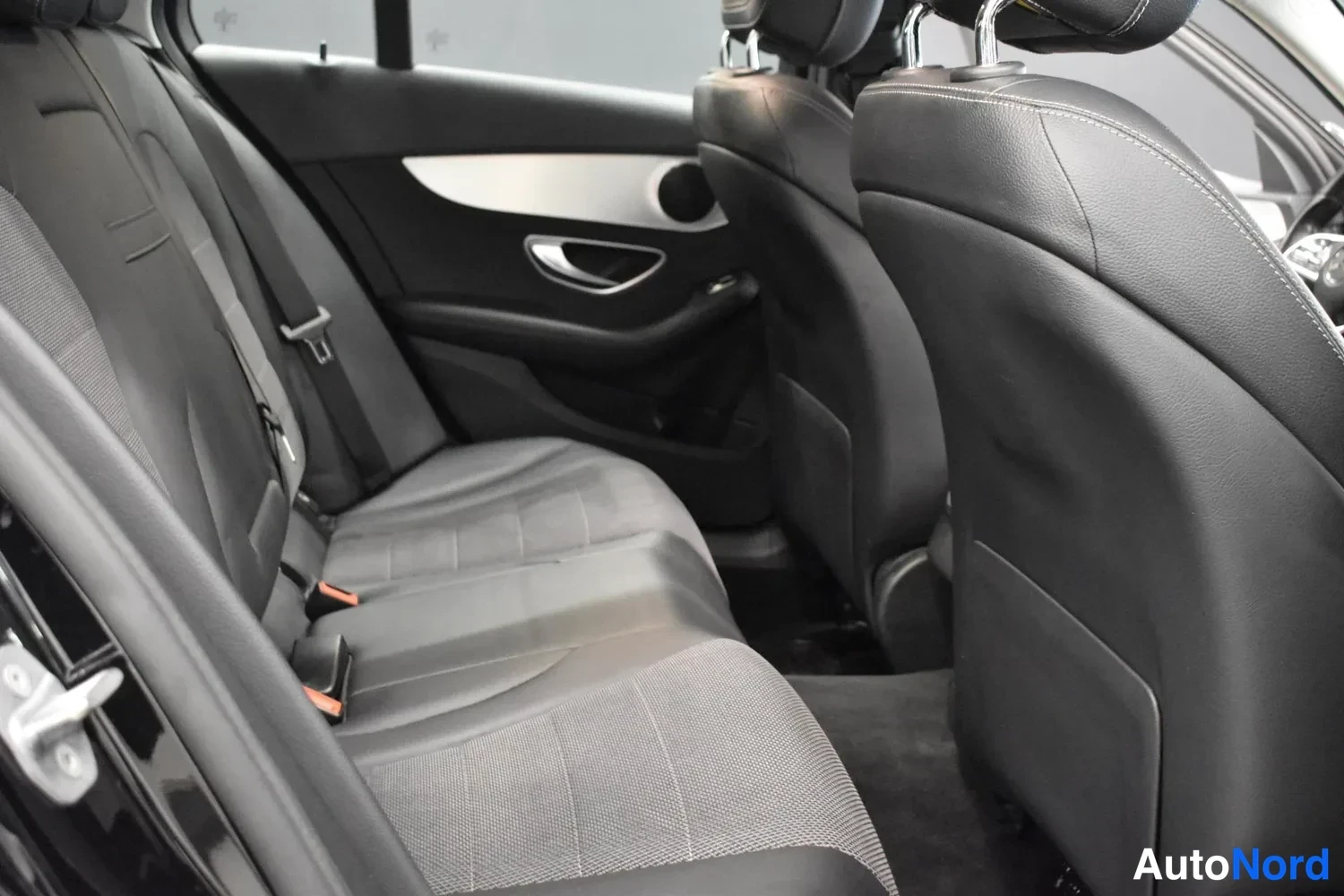 Musta Mercedes-Benz C 200 4MATIC 2019, ulkokuva 12 – Raisio