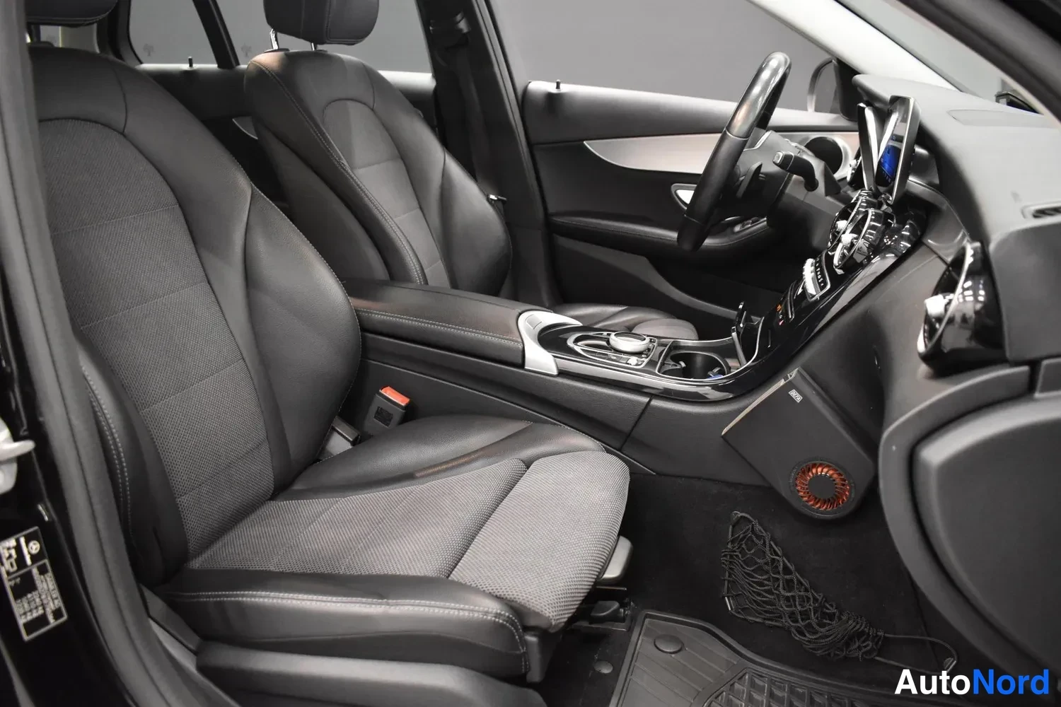 Musta Mercedes-Benz C 200 4MATIC 2019, ulkokuva 14 – Raisio