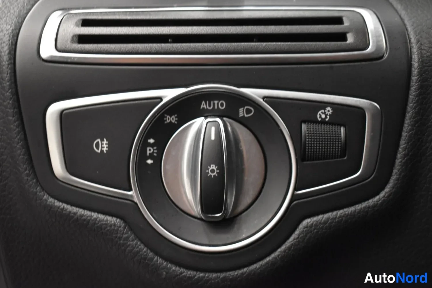 Musta Mercedes-Benz C 200 4MATIC 2019, ulkokuva 16 – Raisio