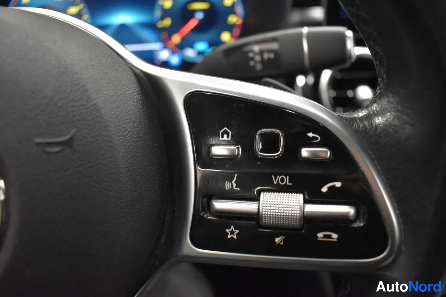 Musta Mercedes-Benz C 200 4MATIC 2019, ulkokuva 19 – Raisio