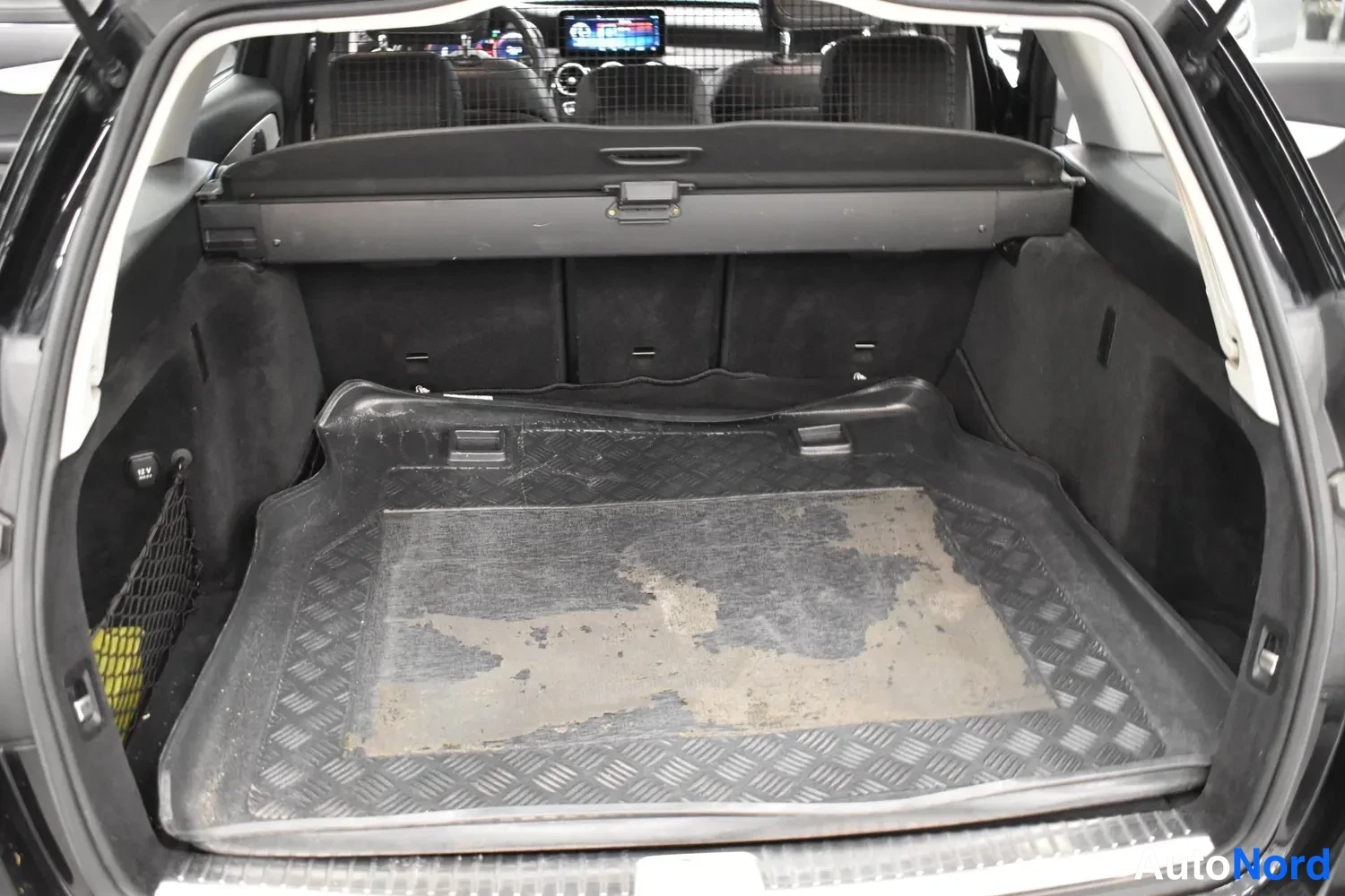 Musta Mercedes-Benz C 200 4MATIC 2019, ulkokuva 9 – Raisio