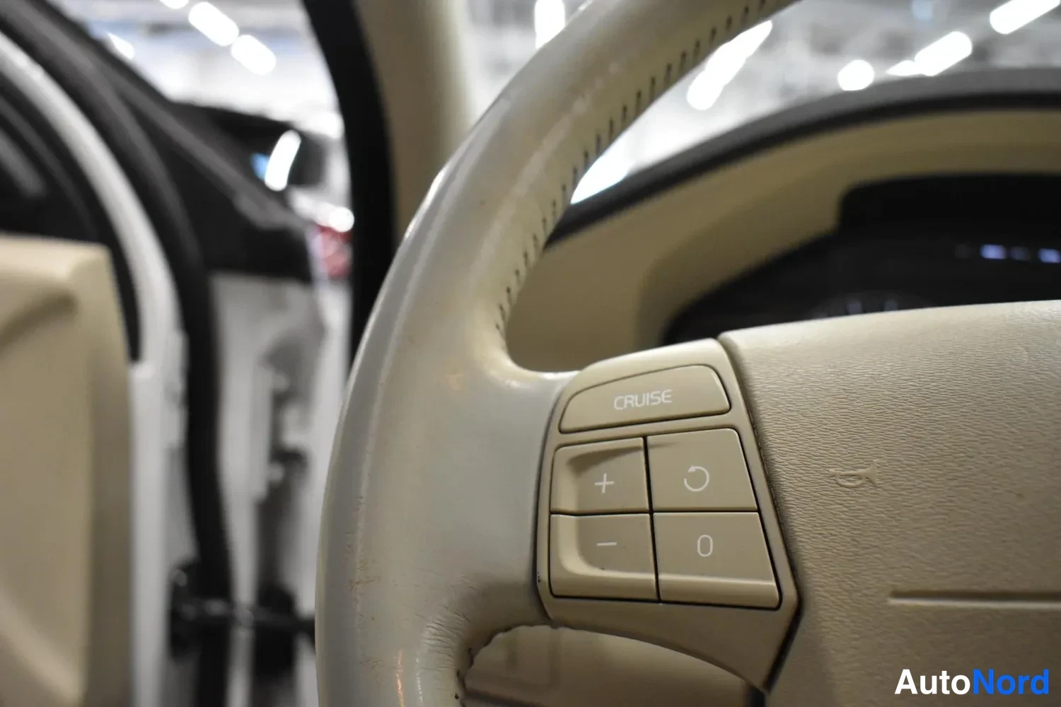 Valkoinen Volvo S80 2007, ulkokuva 11 – Raisio