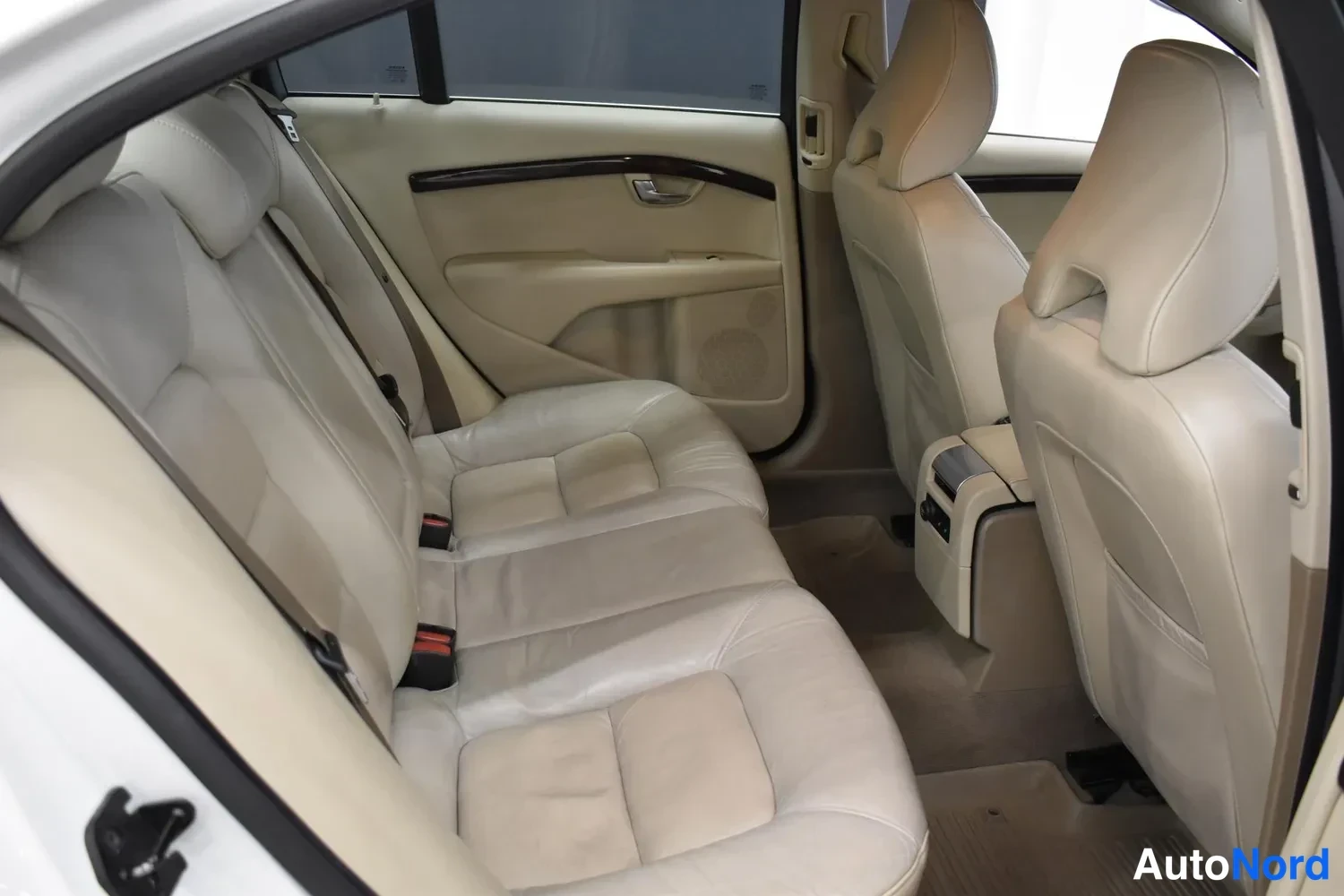 Valkoinen Volvo S80 2007, ulkokuva 9 – Raisio