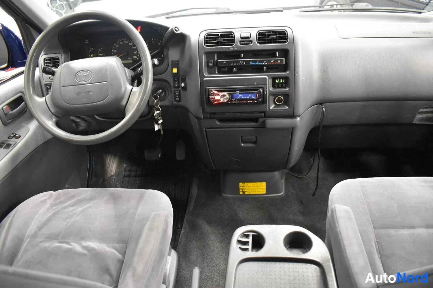 Sininen Toyota Hiace 2006, ulkokuva 11 – Raisio