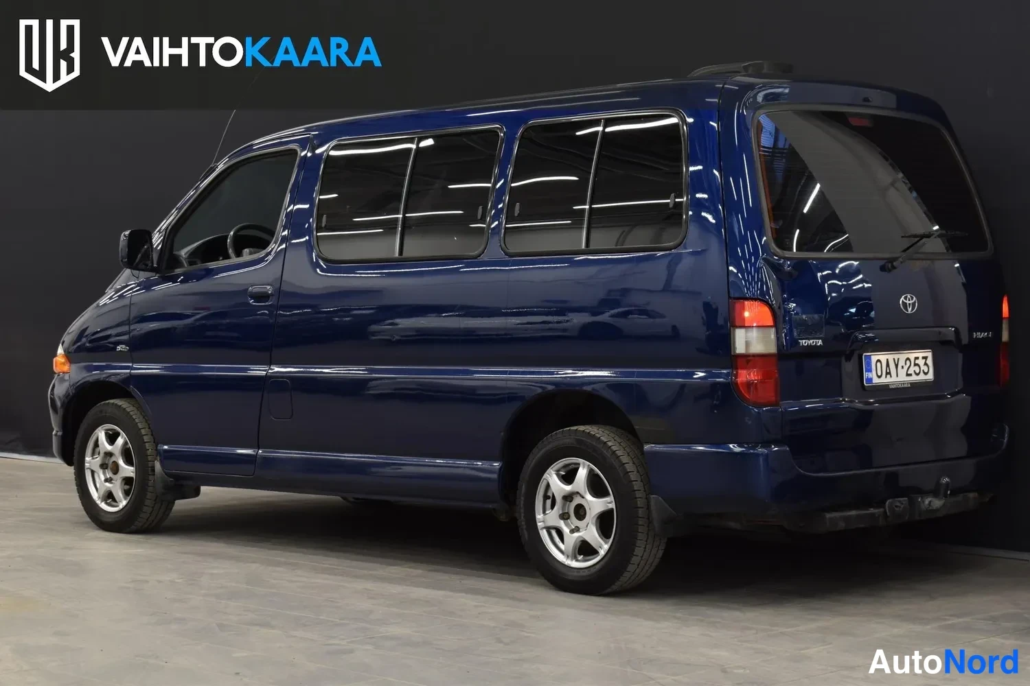 Sininen Toyota Hiace 2006, ulkokuva 3 – Raisio