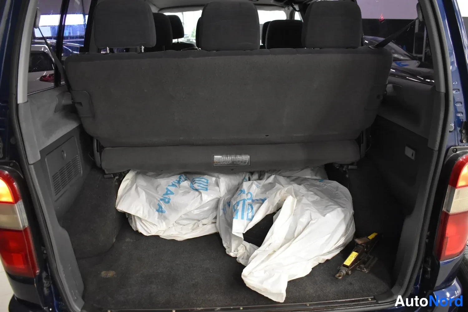 Sininen Toyota Hiace 2006, ulkokuva 25 – Raisio