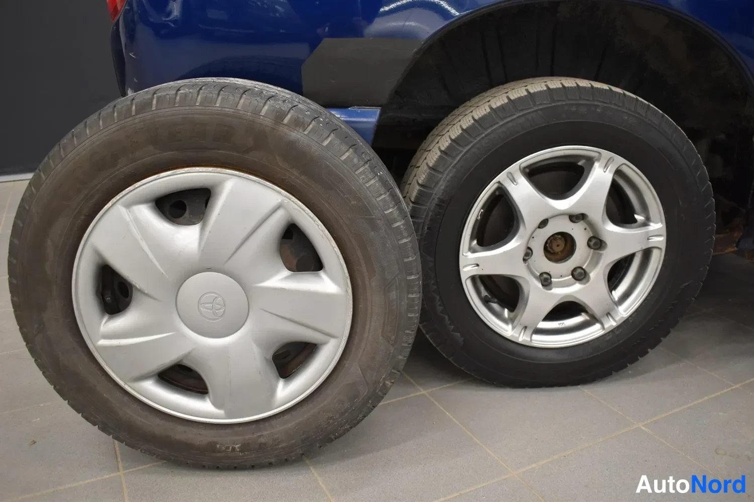 Sininen Toyota Hiace 2006, ulkokuva 27 – Raisio