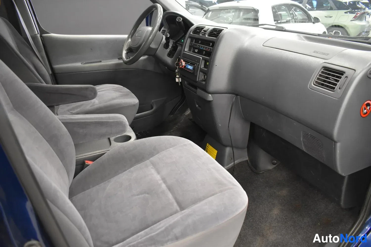 Sininen Toyota Hiace 2006, ulkokuva 9 – Raisio