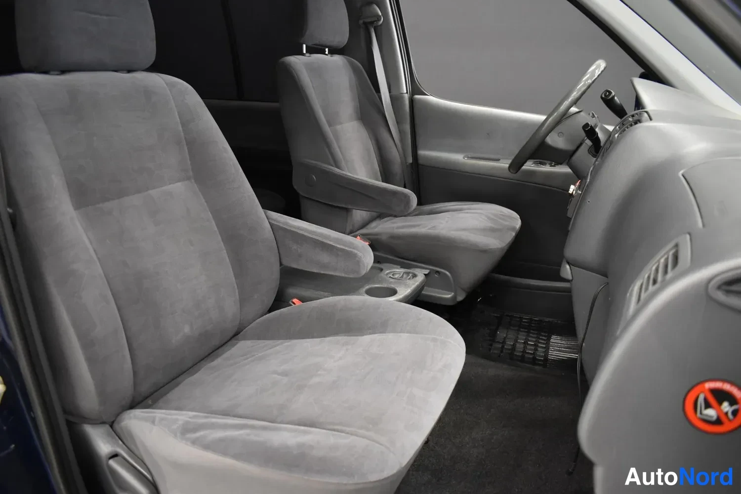 Sininen Toyota Hiace 2006, ulkokuva 10 – Raisio