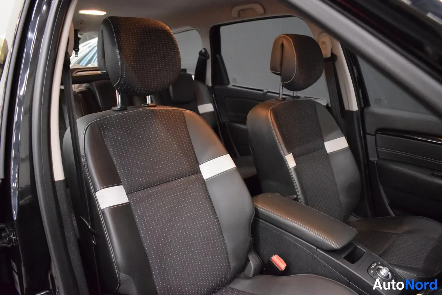 Musta Renault Grand Scenic 2013, ulkokuva 10 – Raisio