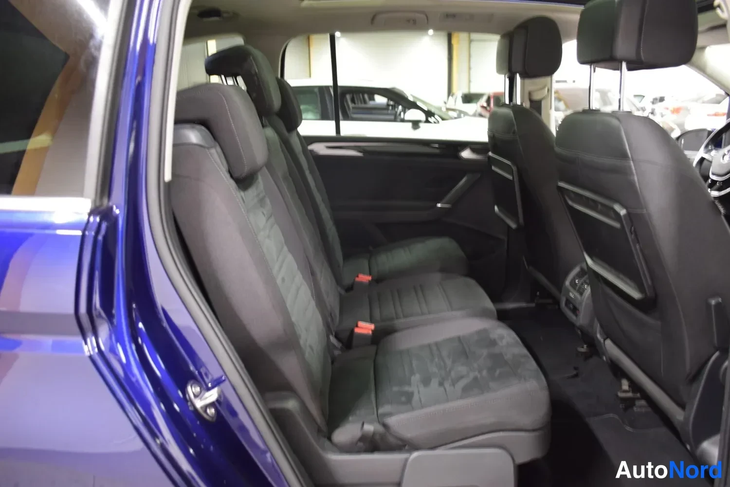 Sininen Volkswagen Touran 2016, ulkokuva 13 – Raisio