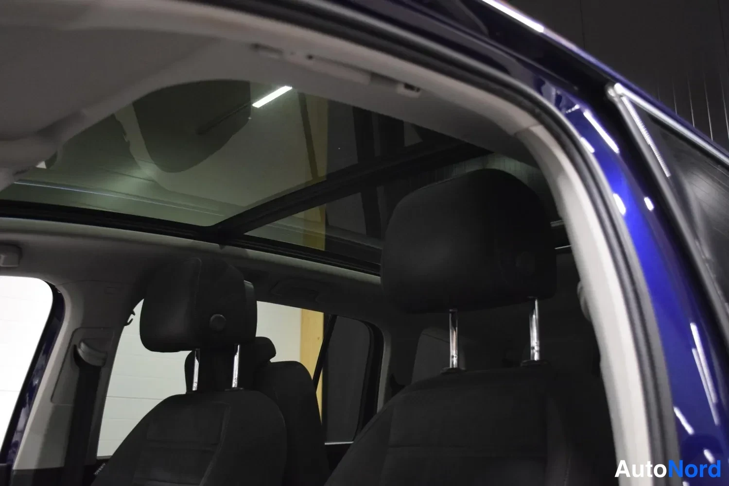 Sininen Volkswagen Touran 2016, ulkokuva 19 – Raisio