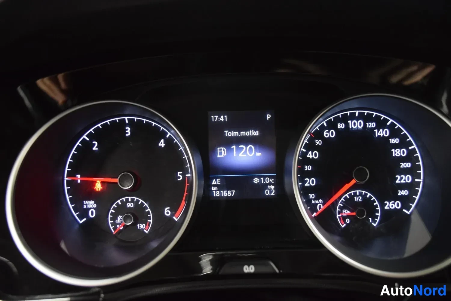 Sininen Volkswagen Touran 2016, ulkokuva 20 – Raisio