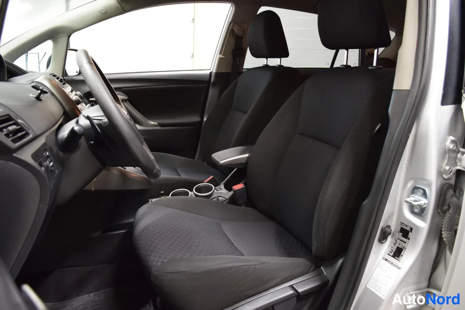 Hopea Toyota Verso 2010, ulkokuva 9 – Raisio