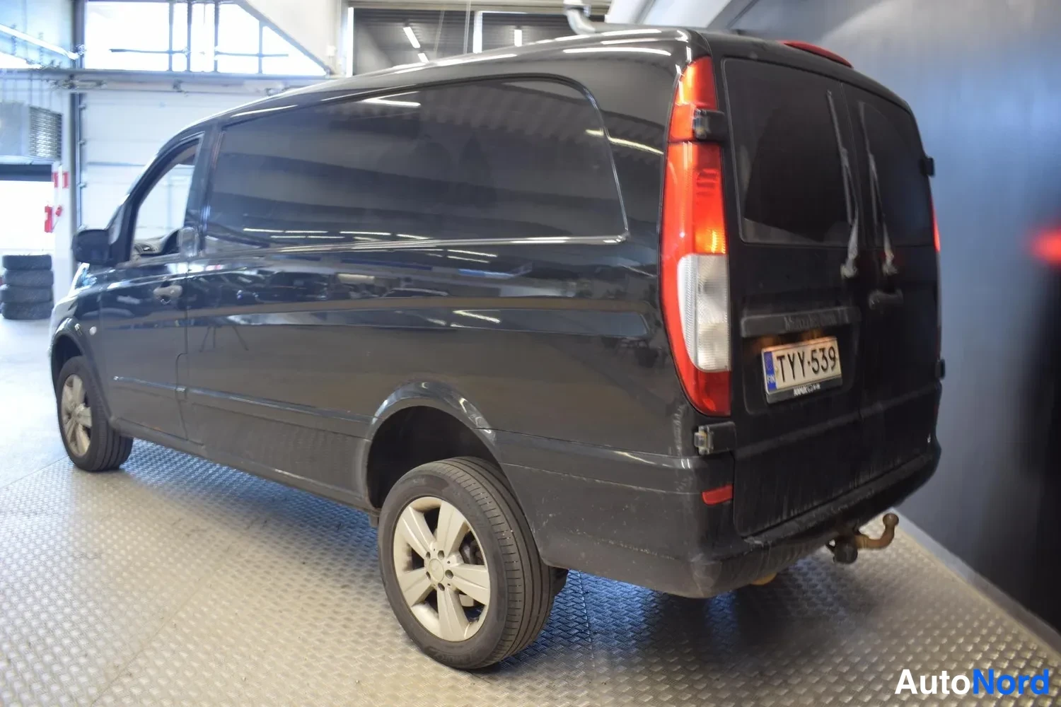 Musta Mercedes-Benz Vito 116 CDI 2012, ulkokuva 2 – Raisio